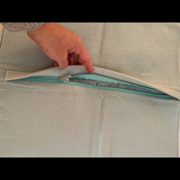 Hable Construction snowman pillow cover - Picture 3 of 3